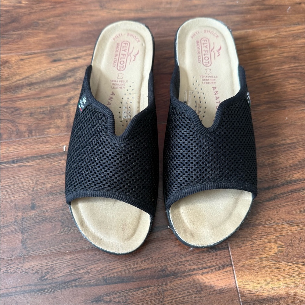 Black Women's Fly Flot Italian sandals